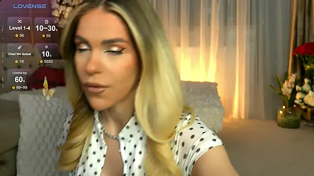 Snapshot of ChloeVelvetx chatting on March 3, 9:42 pm ChloeVelvetx online show from March 3, 9:42 pm