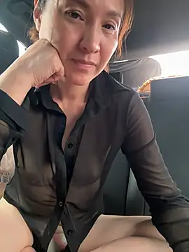 Snapshot of A-ZJunn chatting on July 7, 7:23 am A-ZJunn online show from July 7, 7:23 am
