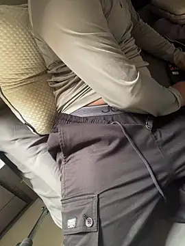 BlahNextDoor online show from December 21, 8:21 am