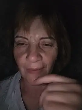Snapshot of MichelleLove48 chatting on June 5, 11:43 pm MichelleLove48 online show from June 5, 11:43 pm