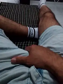 Snapshot of souseu83 chatting on January 19, 1:37 pm souseu83 online show from January 19, 1:37 pm