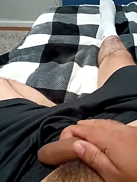 Snapshot of Lalin2323 chatting on February 13, 12:39 am Lalin2323 online show from February 13, 12:39 am