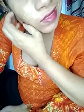 Snapshot of Sepali5577 chatting on May 22, 12:40 am Sepali5577 online show from May 22, 12:40 am