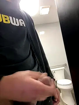 Snapshot of serg1io chatting on December 16, 5:34 am serg1io online show from December 16, 5:34 am