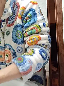 Snapshot of gatitachula93 chatting on February 10, 1:43 am gatitachula93 online show from February 10, 1:43 am