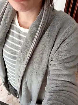 Snapshot of gatitachula93 chatting on February 19, 1:40 pm gatitachula93 online show from February 19, 1:40 pm