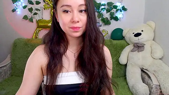 Snapshot of AlinaEleven chatting on February 5, 10:03 pm AlinaEleven online show from February 5, 10:03 pm