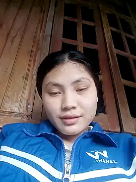 Snapshot of Hilary-123 chatting on April 20, 12:57 am Hilary-123 online show from April 20, 12:57 am