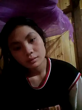 Snapshot of Hilary-123 chatting on April 22, 11:28 pm Hilary-123 online show from April 22, 11:28 pm