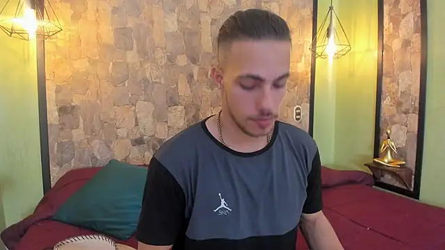 PatrickS25 online show from February 19, 4:52 am