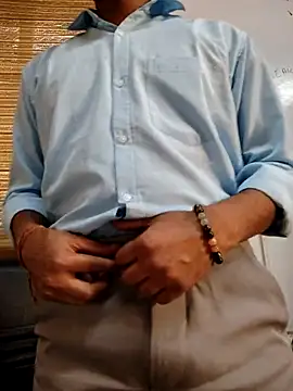 Snapshot of AlphaAura460 chatting on March 3, 8:42 am AlphaAura460 online show from March 3, 8:42 am