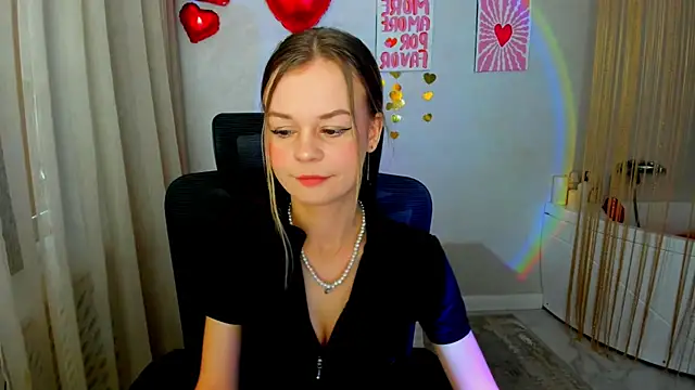 MidnighteAura online show from February 17, 10:45 am