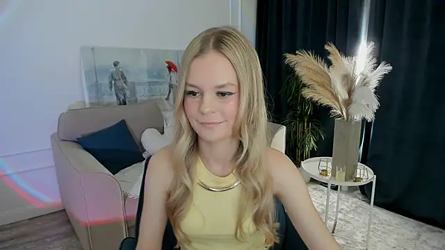 MidnighteAura online show from June 1, 7:26 pm