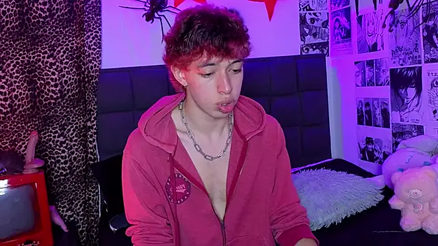 Snapshot of Otter_Starr chatting on December 4, 3:27 am Otter Starr online show from December 4, 3:27 am