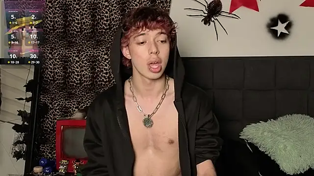 Snapshot of Otter_Starr chatting on December 19, 1:01 am Otter Starr online show from December 19, 1:01 am