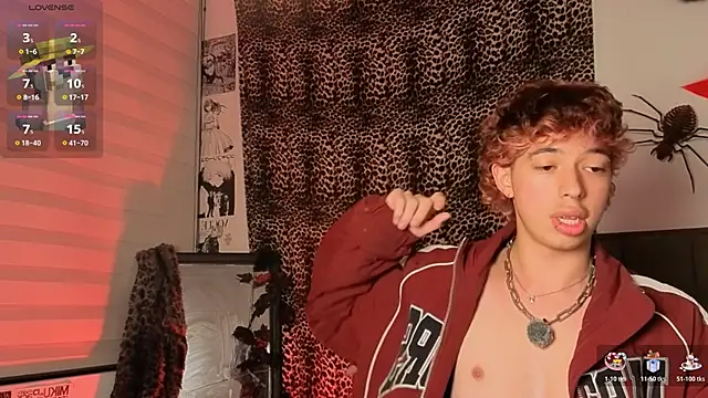 Snapshot of Otter_Starr chatting on January 9, 2:58 am Otter Starr online show from January 9, 2:58 am