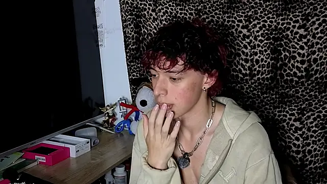 Snapshot of Otter_Starr chatting on February 2, 2:43 am Otter Starr online show from February 2, 2:43 am