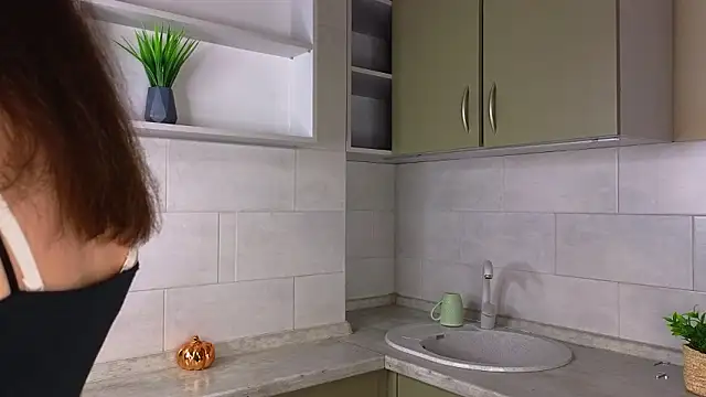 UmbraElyon online show from March 26, 5:24 am