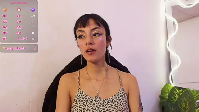 CHEERRY TAY1 online show from March 30, 7:15 pm