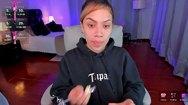 Snapshot of Zara_Wolf_ chatting on February 4, 11:16 am Zara Wolf online show from February 4, 11:16 am