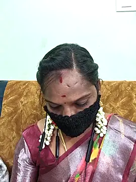 Snapshot of Tamil_Pallavi chatting on April 27, 4:27 pm Tamil Pallavi online show from April 27, 4:27 pm