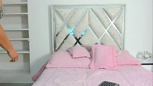 ElenaLauren online show from January 17, 12:21 pm