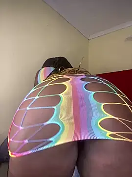 GiantClithpee online show from April 10, 9:58 am