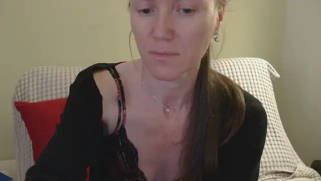 Snapshot of AuroraAG chatting on April 16, 12:28 pm AuroraAG online show from April 16, 12:28 pm