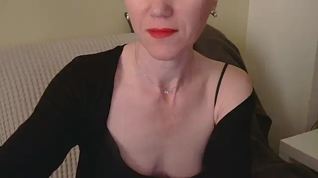 Snapshot of AuroraAG chatting on April 22, 9:44 am AuroraAG online show from April 22, 9:44 am