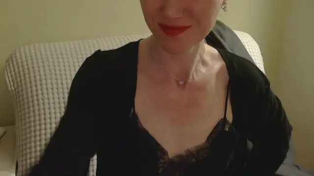 Snapshot of AuroraAG chatting on April 22, 9:49 pm AuroraAG online show from April 22, 9:49 pm
