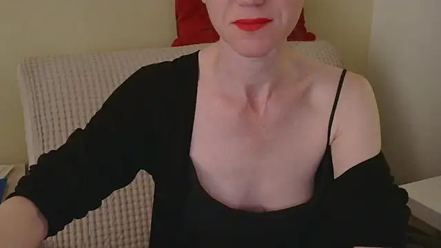 Snapshot of AuroraAG chatting on May 20, 11:05 am AuroraAG online show from May 20, 11:05 am