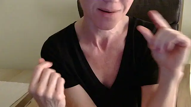 Snapshot of AuroraAG chatting on May 25, 12:00 pm AuroraAG online show from May 25, 12:00 pm