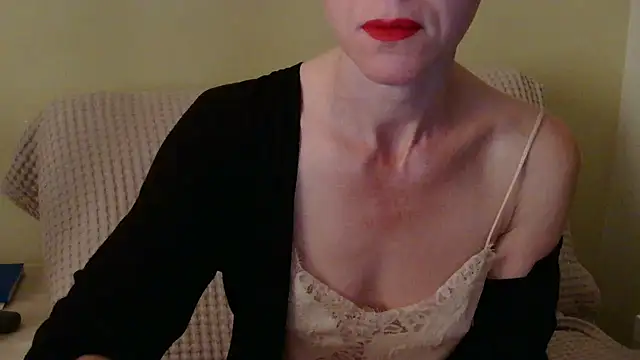 Snapshot of AuroraAG chatting on May 29, 10:57 am AuroraAG online show from May 29, 10:57 am