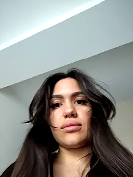 SiennaLuxexx online show from May 5, 11:29 am