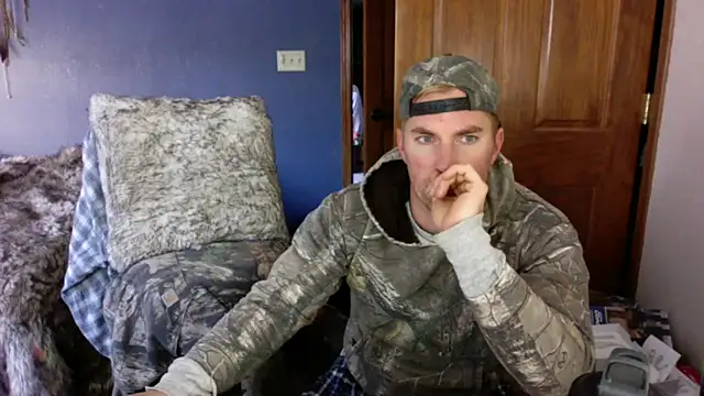 Snapshot of SpunRedneck chatting on February 1, 2:04 pm SpunRedneck online show from February 1, 2:04 pm