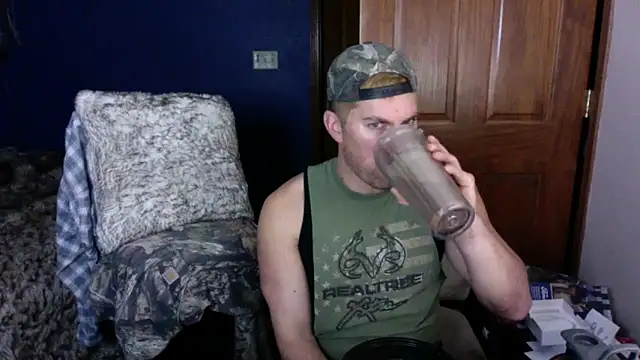 Snapshot of SpunRedneck chatting on February 2, 10:36 am SpunRedneck online show from February 2, 10:36 am