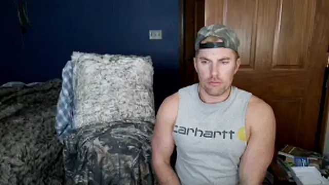 Snapshot of SpunRedneck chatting on February 2, 11:47 pm SpunRedneck online show from February 2, 11:47 pm