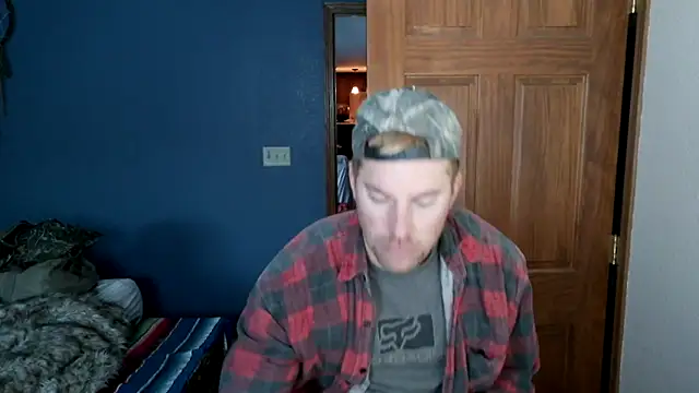 Snapshot of SpunRedneck chatting on February 7, 1:04 pm SpunRedneck online show from February 7, 1:04 pm