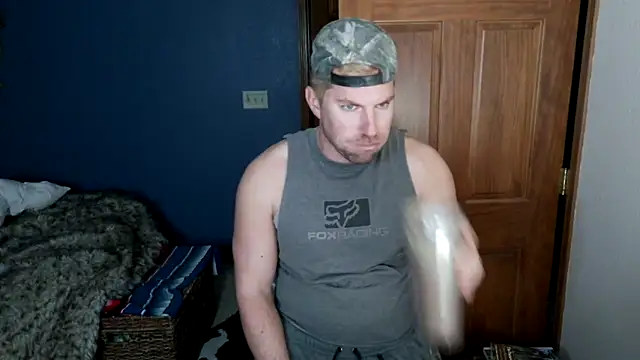 Snapshot of SpunRedneck chatting on February 16, 10:33 am SpunRedneck online show from February 16, 10:33 am