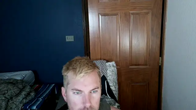 Snapshot of SpunRedneck chatting on February 26, 11:42 am SpunRedneck online show from February 26, 11:42 am