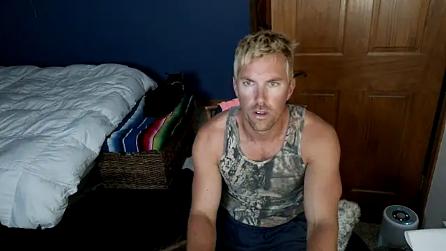Snapshot of SpunRedneck chatting on June 21, 2:25 am SpunRedneck online show from June 21, 2:25 am