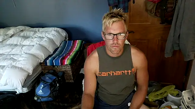 Snapshot of SpunRedneck chatting on July 15, 12:38 am SpunRedneck online show from July 15, 12:38 am