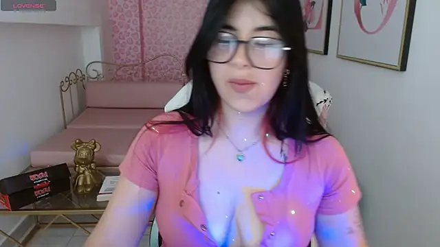 Nina harpper  online show from April 9, 1:05 pm