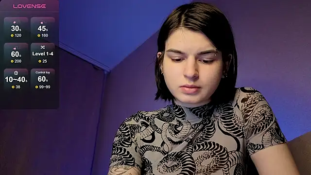 Snapshot of lololozhechka chatting on April 27, 7:01 pm lololozhechka online show from April 27, 7:01 pm