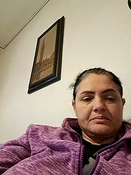 Snapshot of gini92 chatting on February 4, 7:36 am gini92 online show from February 4, 7:36 am