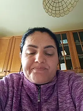 Snapshot of gini92 chatting on February 6, 9:56 am gini92 online show from February 6, 9:56 am