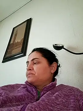 Snapshot of gini92 chatting on February 7, 6:50 am gini92 online show from February 7, 6:50 am