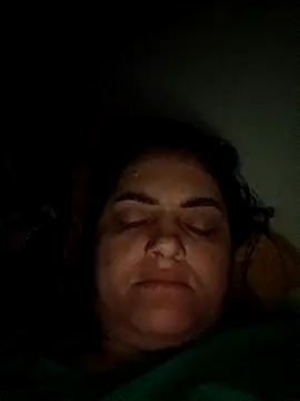 Snapshot of gini92 chatting on February 7, 6:55 pm gini92 online show from February 7, 6:55 pm