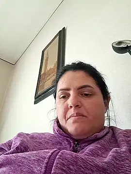 Snapshot of gini92 chatting on February 11, 10:53 am gini92 online show from February 11, 10:53 am