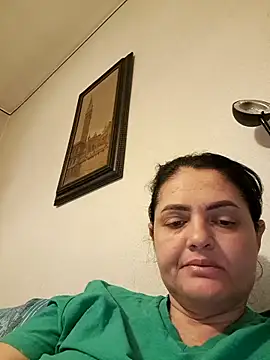 Snapshot of gini92 chatting on February 12, 6:52 am gini92 online show from February 12, 6:52 am